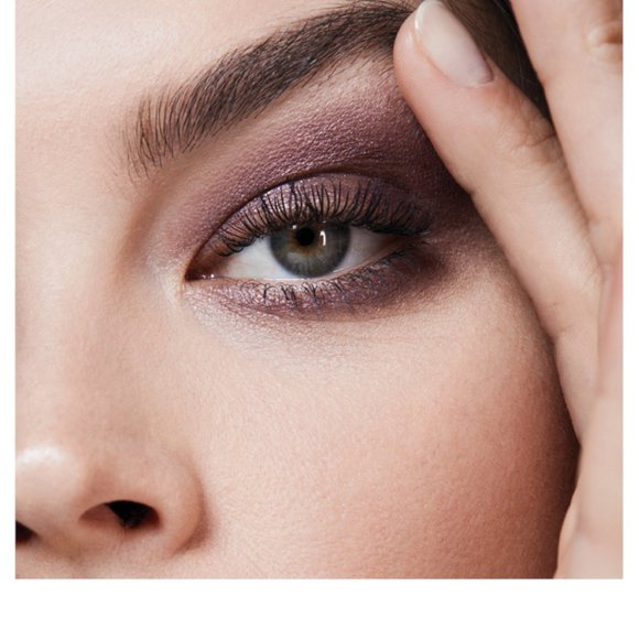 Purple Nova Li*uid Shimmer Eyeshadow - Mary Kay - Picture 3 of 7